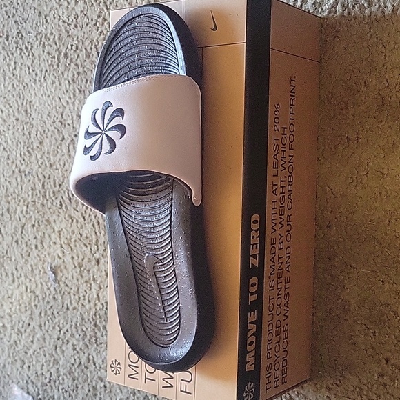 Nike Voctori Slide - Picture 3 of 4